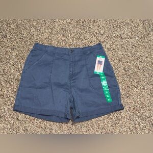 NWT women’s Gloria Vanderbilt size XL‎ Light Blue Shorts